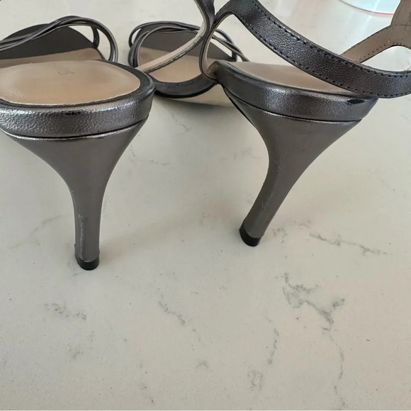 Stuart Weitzman Starla 80 Ankle strap Sandal Color Gunmetal Size: 5 - Picture 5 of 8